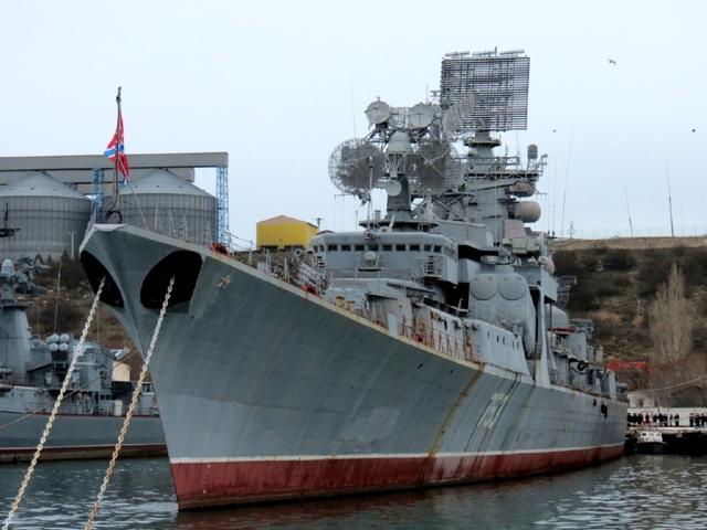 老兵不死！又一钢铁巨兽退役，俄海军9700吨巡洋舰晚景凄凉