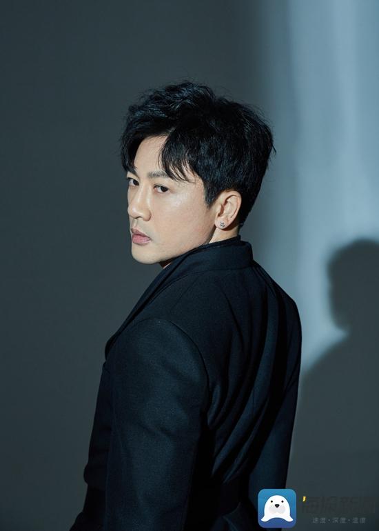 苏有朋《天赐的声音》化身都市吟唱者 演唱《都挺好》以实力打破质疑