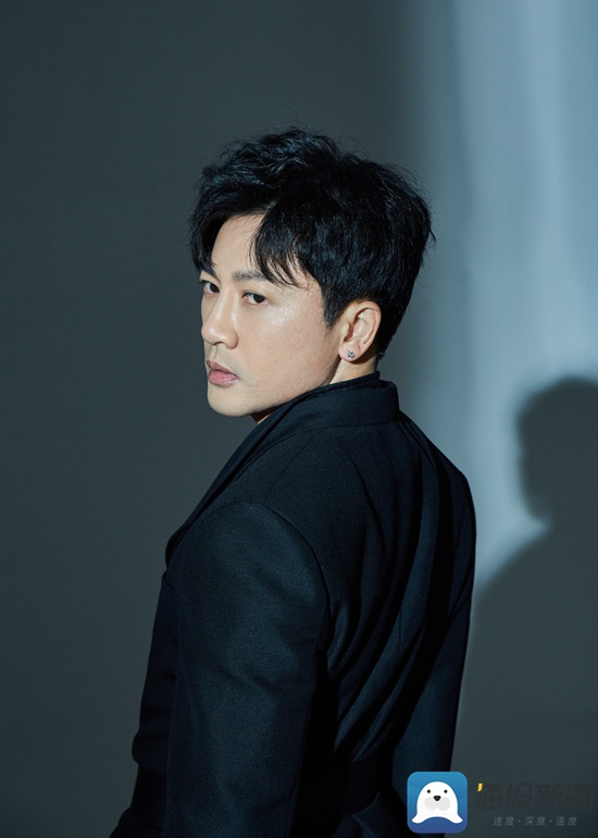 苏有朋《天赐的声音》化身都市吟唱者 演唱《都挺好》以实力打破质疑
