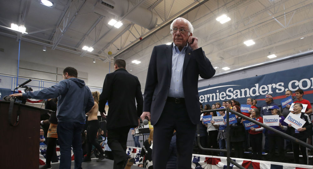 桑德斯在内华达州参加集会活动。（图源：美联社）