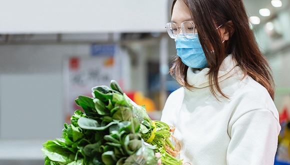 不准出门买菜 新加坡：居家隔离者外出最高判半