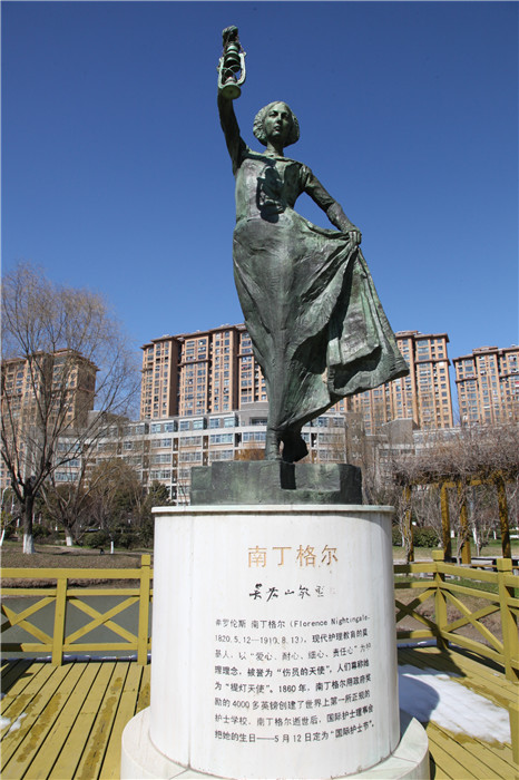 文艺苏军·战疫行动| 吴为山:千锤百炼,让人们重新思考生活