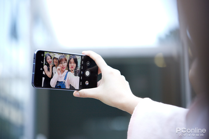 喜欢自拍的女生注意了！这里有一份秘籍送给大