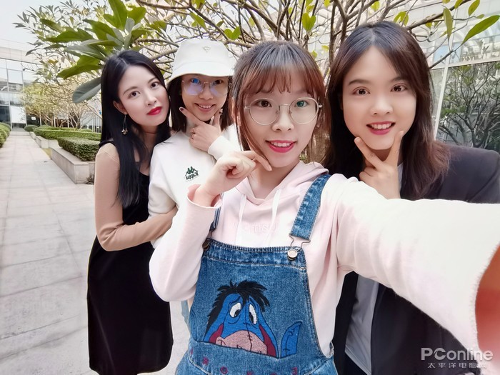 喜欢自拍的女生注意了！这里有一份秘籍送给大