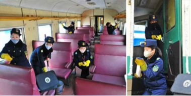 朝鲜工作人员对列车进行消毒（《劳动新闻》）