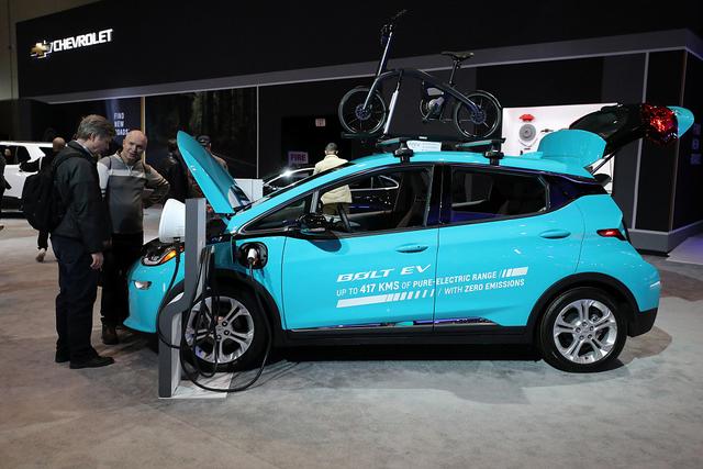 2020年加拿大国际车展在多伦多持续举行 新能源车抢眼