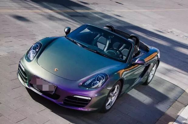 私家车上贴广告赚外快,违法吗?