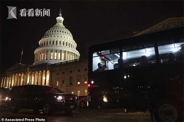 特朗普弹劾案下周出结果 民调:近半选民想他下