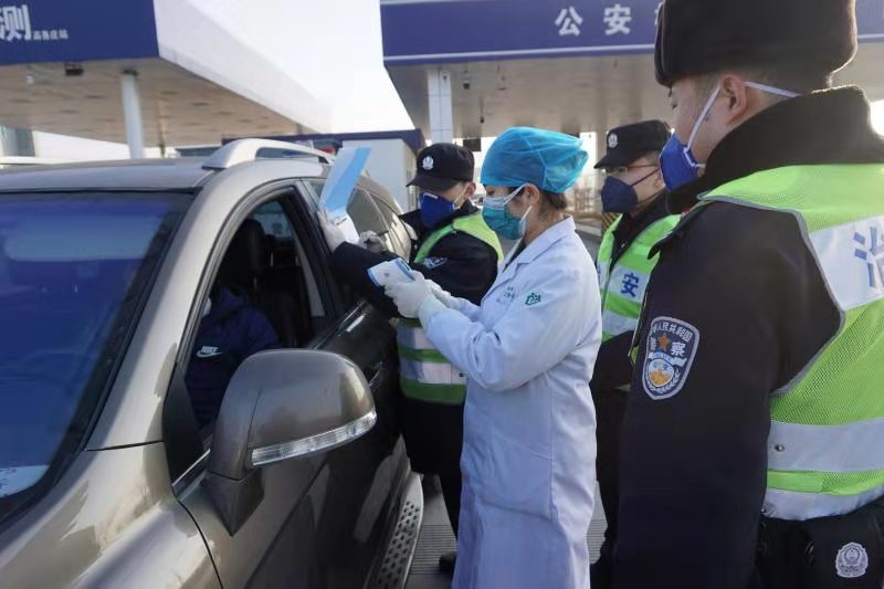 返京车辆集中，54个公交检查站筛查体温异常人员