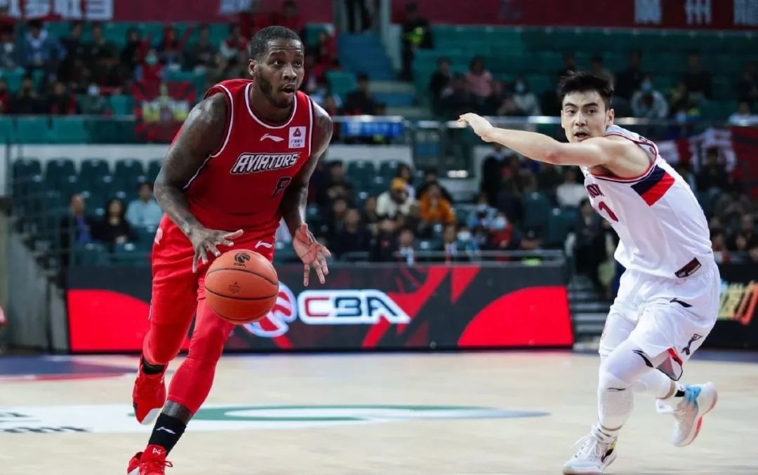 刚刚!他公开拒绝NBA合同!坚持留在中国!CBA历史第一外援诞生