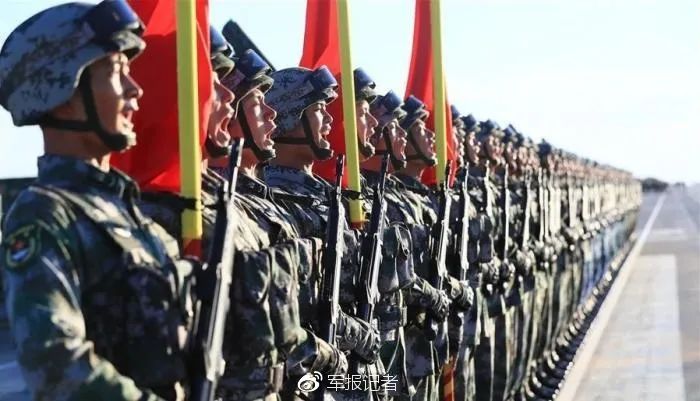 美海军上将罕见发声:任何国家都可以崛起,唯独中国与俄罗斯不行!
