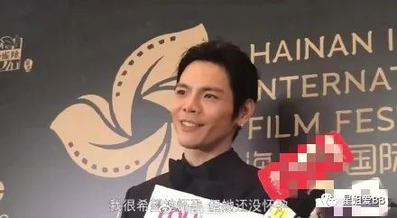 他俩的这波迷惑行为冲击力太大了!