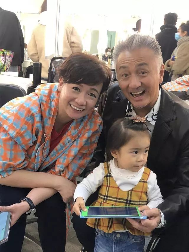 《BB来了》姐妹篇《BB大晒》试造型 TVB新晋视帝将搭档产后复出小花演夫妻