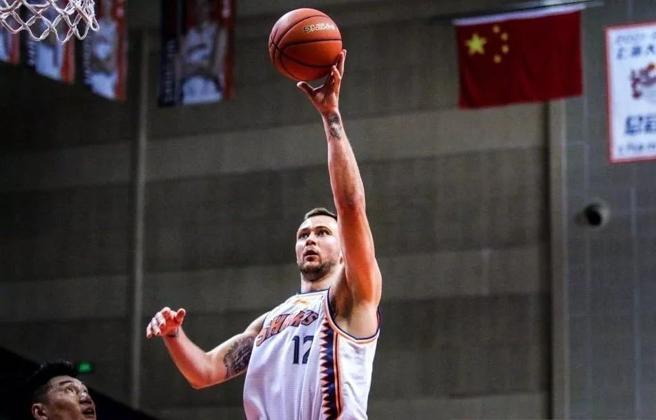 刚刚!他公开拒绝NBA合同!坚持留在中国!CBA历史第一外援诞生