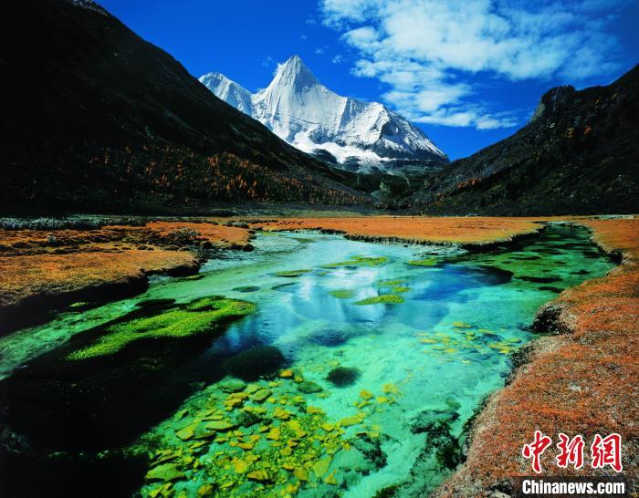 甘孜州稻城亚丁景区 唐倩 摄