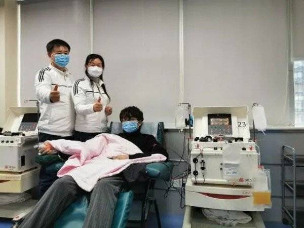 詹同學和家人。(受訪者供圖)