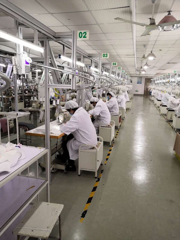 图说:上海企业开发出可循环使用的民用KN95级别防护口罩 采访工具供图