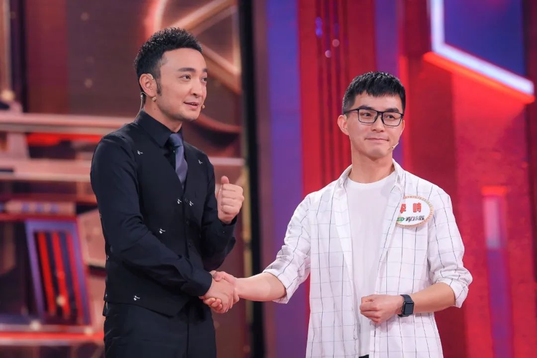 没学过播音,没学过音乐,他坚持追梦20年成为电台主持人