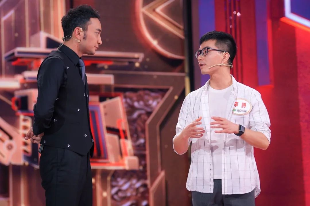 没学过播音,没学过音乐,他坚持追梦20年成为电台主持人