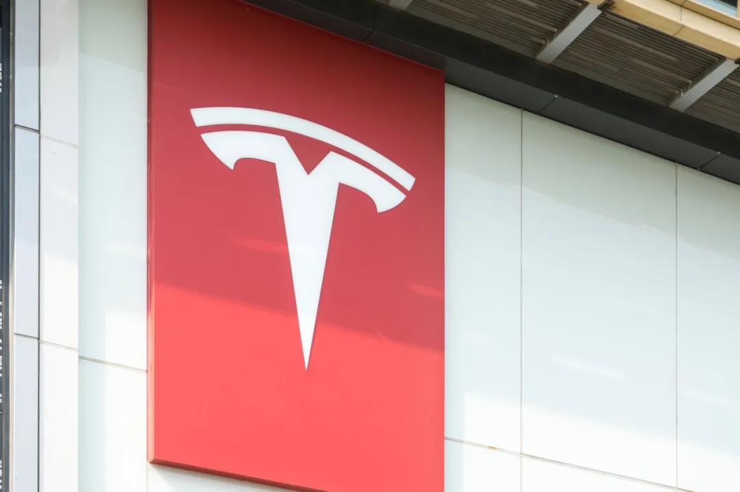 特斯拉带动二级市场疯狂，公募扎堆布局新能源车ETF