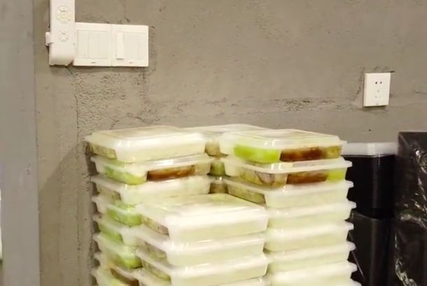 《两地书》第十六集｜陶红点赞“90后”餐馆老板