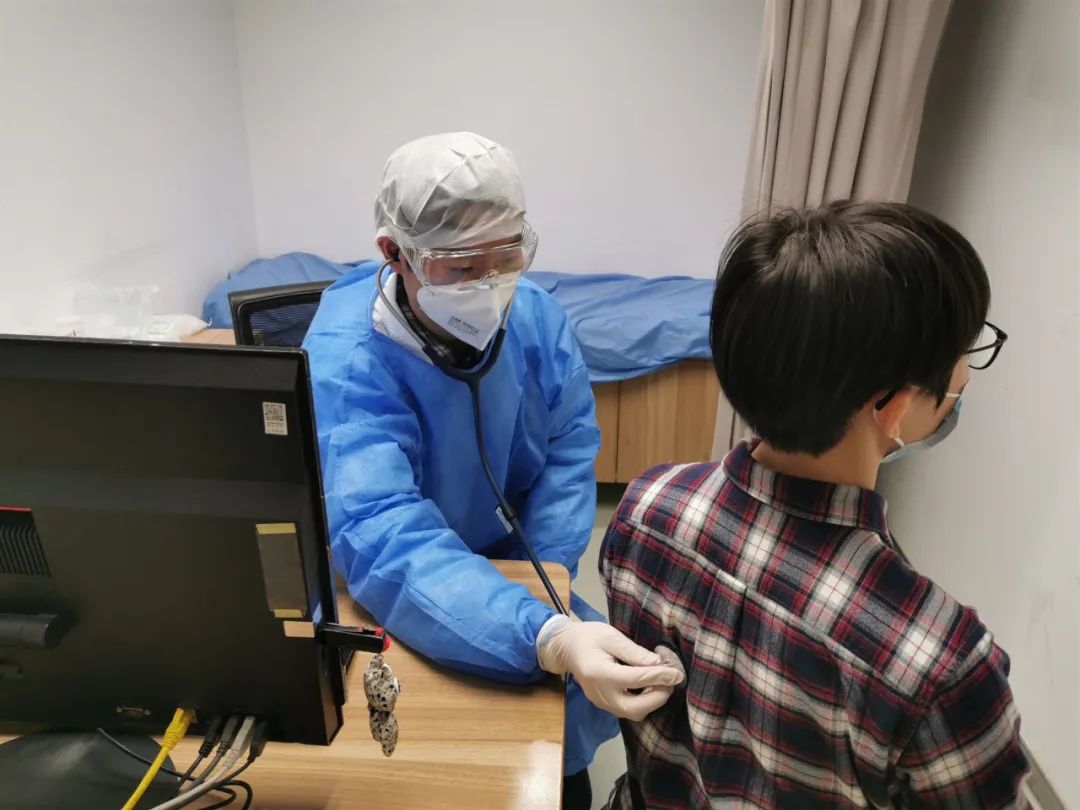 图说:同仁医院呼吸与危重症医学科医生于亦鸣。