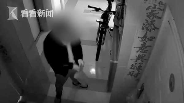 小区免费给居民发放口罩 挂门上全被他“捡漏”