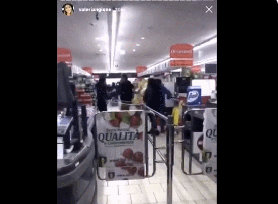 中国老人因疫情在意大利遭殴打 意歌手怒扇施暴