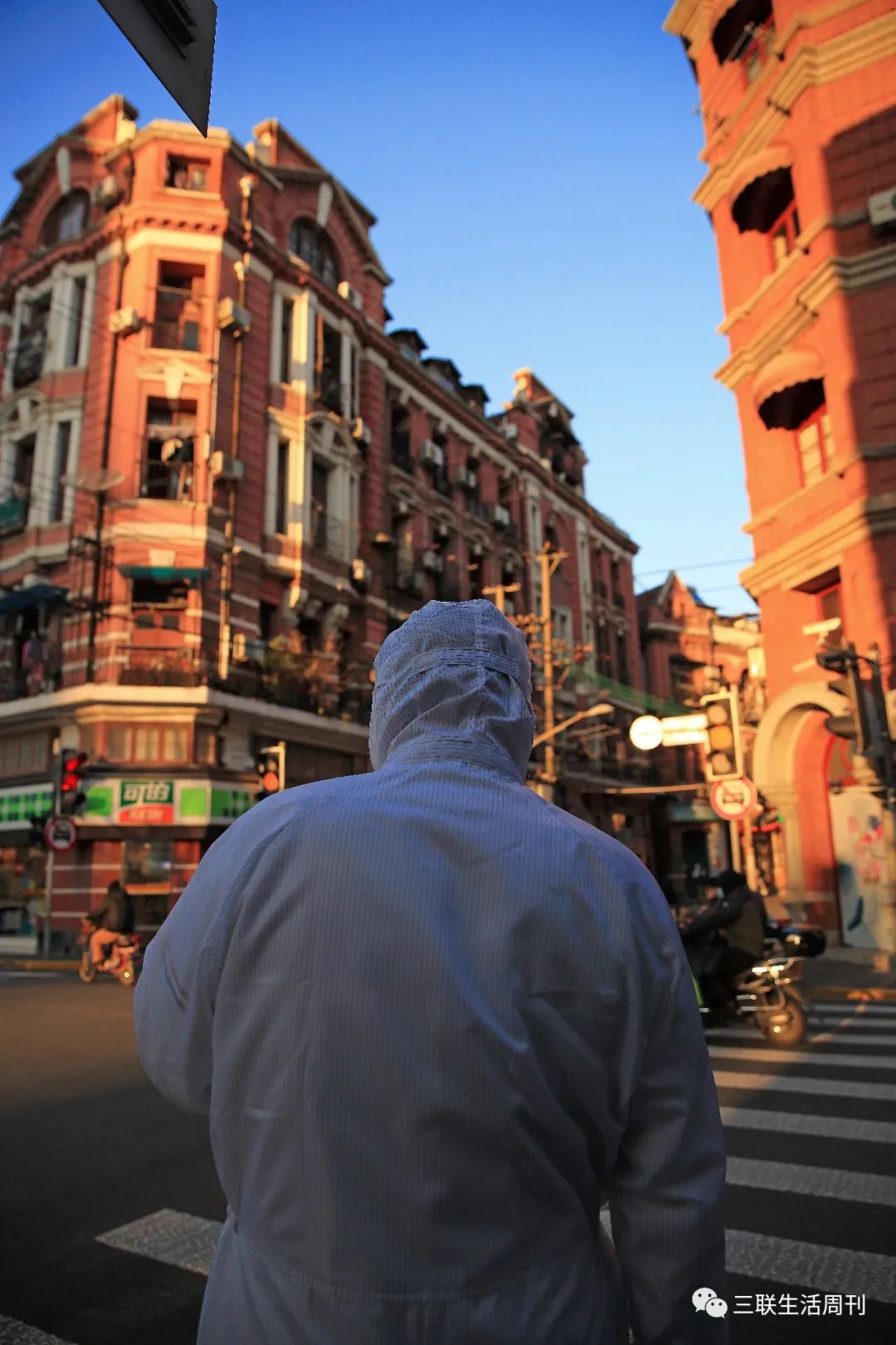 应对新冠,上海是如何及时敲响警钟的?