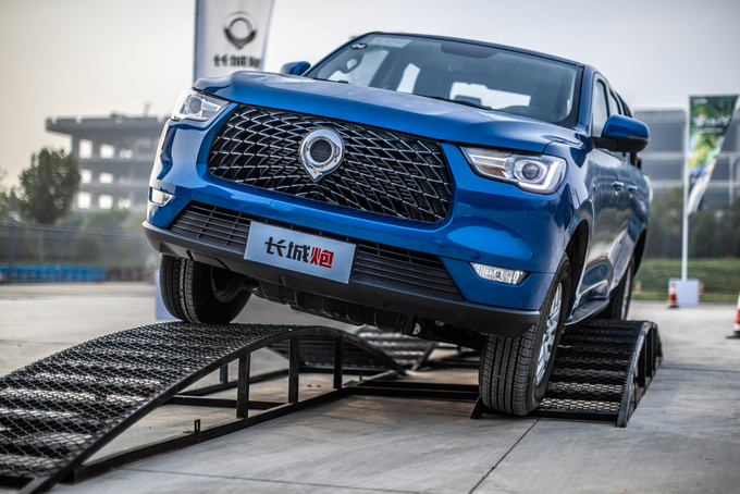 成都调整疫情期间货车限行政策，限制大幅放宽，27日零时生效