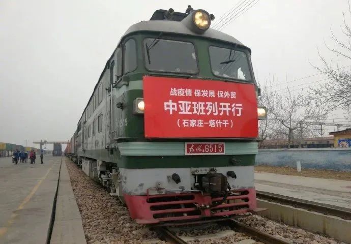 开车840公里去武汉!男护士日夜兼程去“应聘” | 中国交通新闻