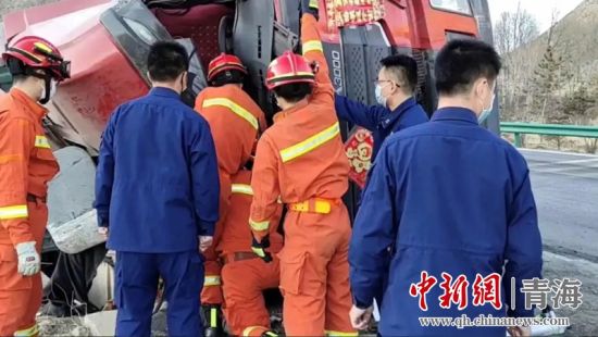 湟中高速路政执法大队:危难之处显身手 联合战斗急救援