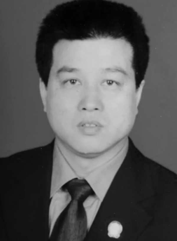 西安市莲湖区法院副院长段治安因病逝世,享年