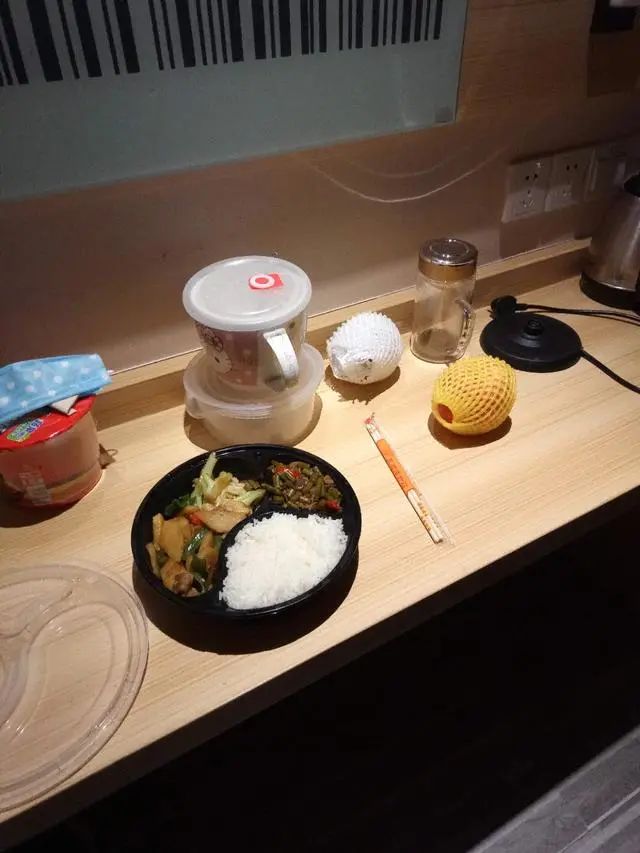 六位护工终于找到去处