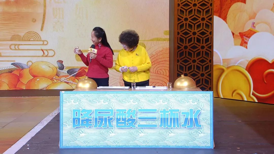 反复痛风,痛在骨头,伤在肾脏!名老中医带来三杯水,尿酸轻松降下来~