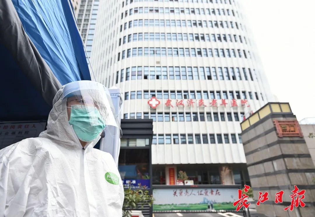武汉市社会福利院(武汉济民暮年医院)门前值守点治理非常严酷。长江日报记者 周超 摄
