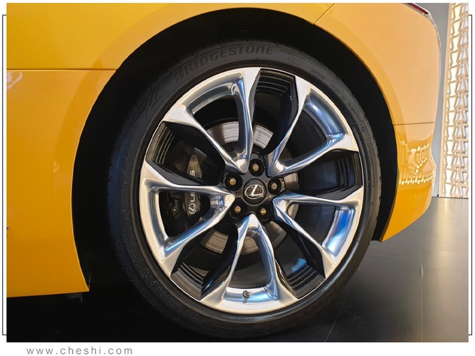 雷克萨斯新款LC上市 售价公布/搭3.5L混动系统