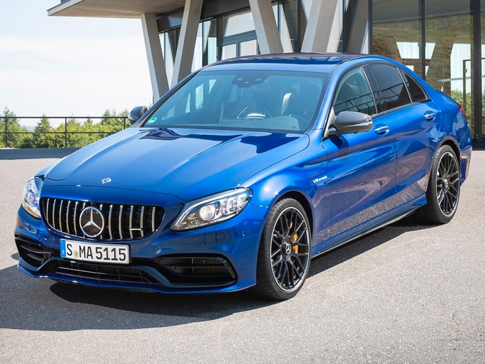 奔驰全新性能车曝光！换搭混动引擎，油耗下降，想买可别着急