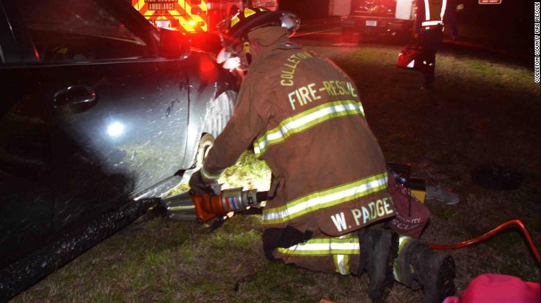 救援现场图（图源：CNN）