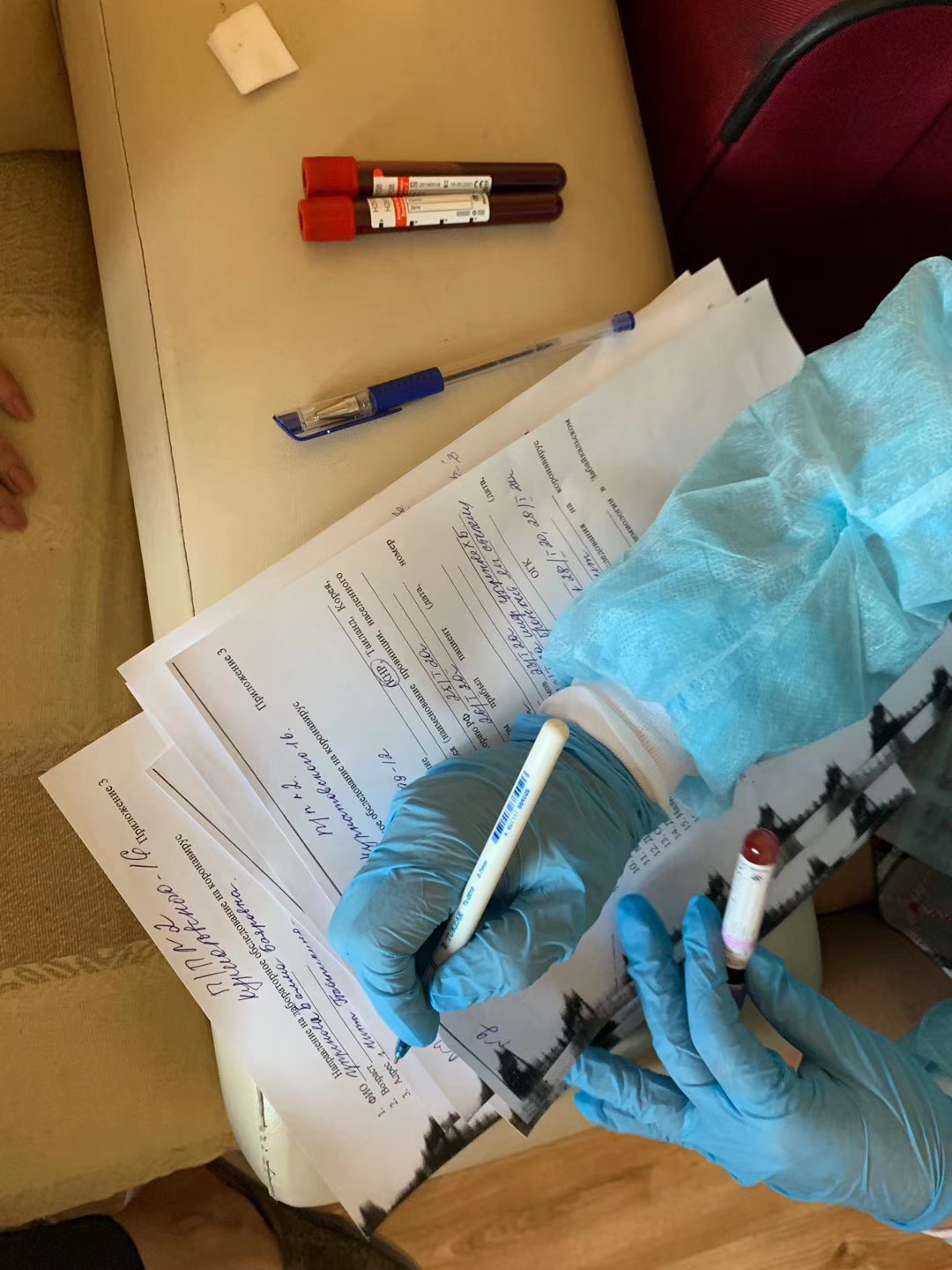 在俄罗斯的中国新冠病人：就当是一场重感冒