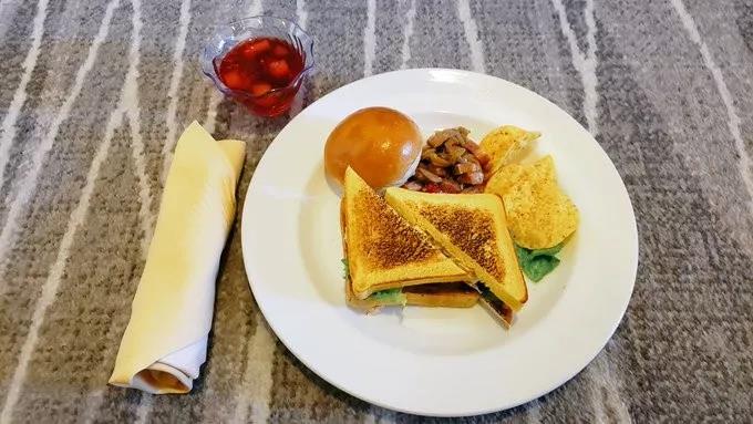 日本邮轮现聚集感染 乘客讲述数千人的＂海上隔