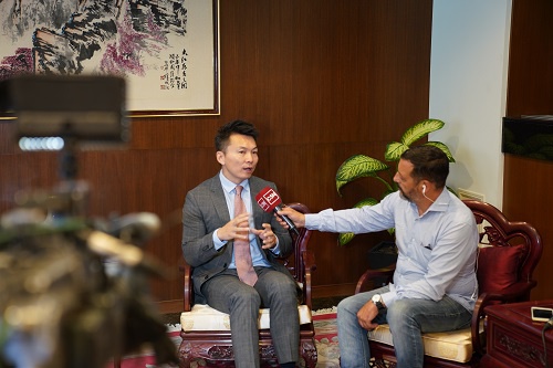 工作人员感染新冠病毒被隔离？我驻阿根廷使馆