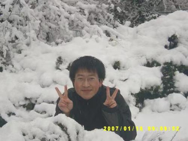 李文亮大学时的照片 李文亮的人人网账号 图