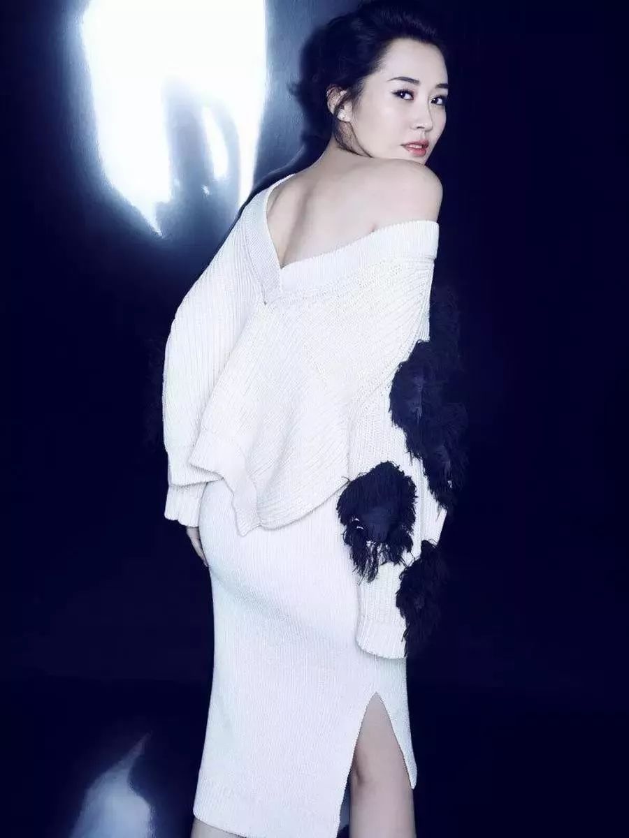 51岁许晴身材时尚 6c62-ipfprtn7478687.jpg