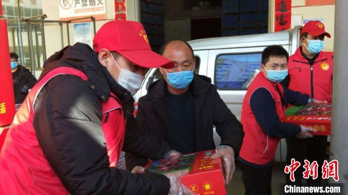 吉县果农将3万余斤一级苹果捐赠武汉医护人员。 吉县宣传部供图 摄