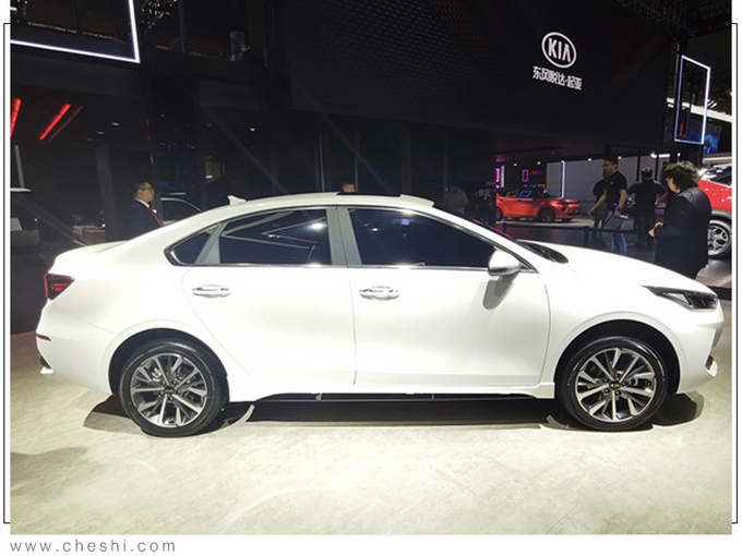 领克05/林肯冒险家领衔,8款新车即将上市,最低8万元就能买!