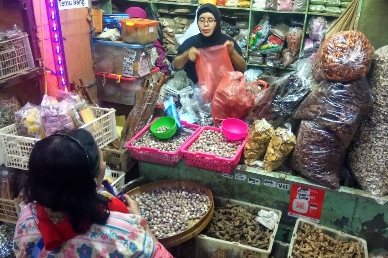 印尼人因新冠肺炎大量抢购生姜，短短几天价格