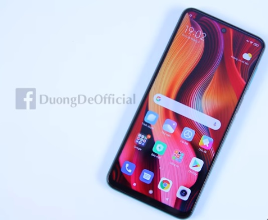 Redmi Note 9 Pro工程机曝光：浴霸四摄+居中打孔屏
