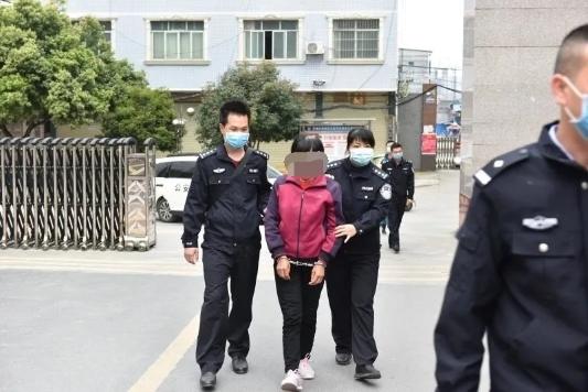 ▲兰某梅现已被带回广西罗城