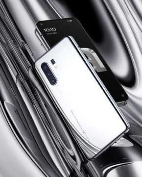 vivo X30&amp;alexanderwang联名真机亮相！镜面设计酷炫